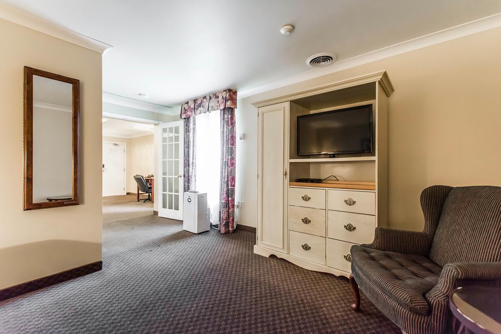 Quality Inn & Suites Garden Of The Gulf Съмърсайд Екстериор снимка