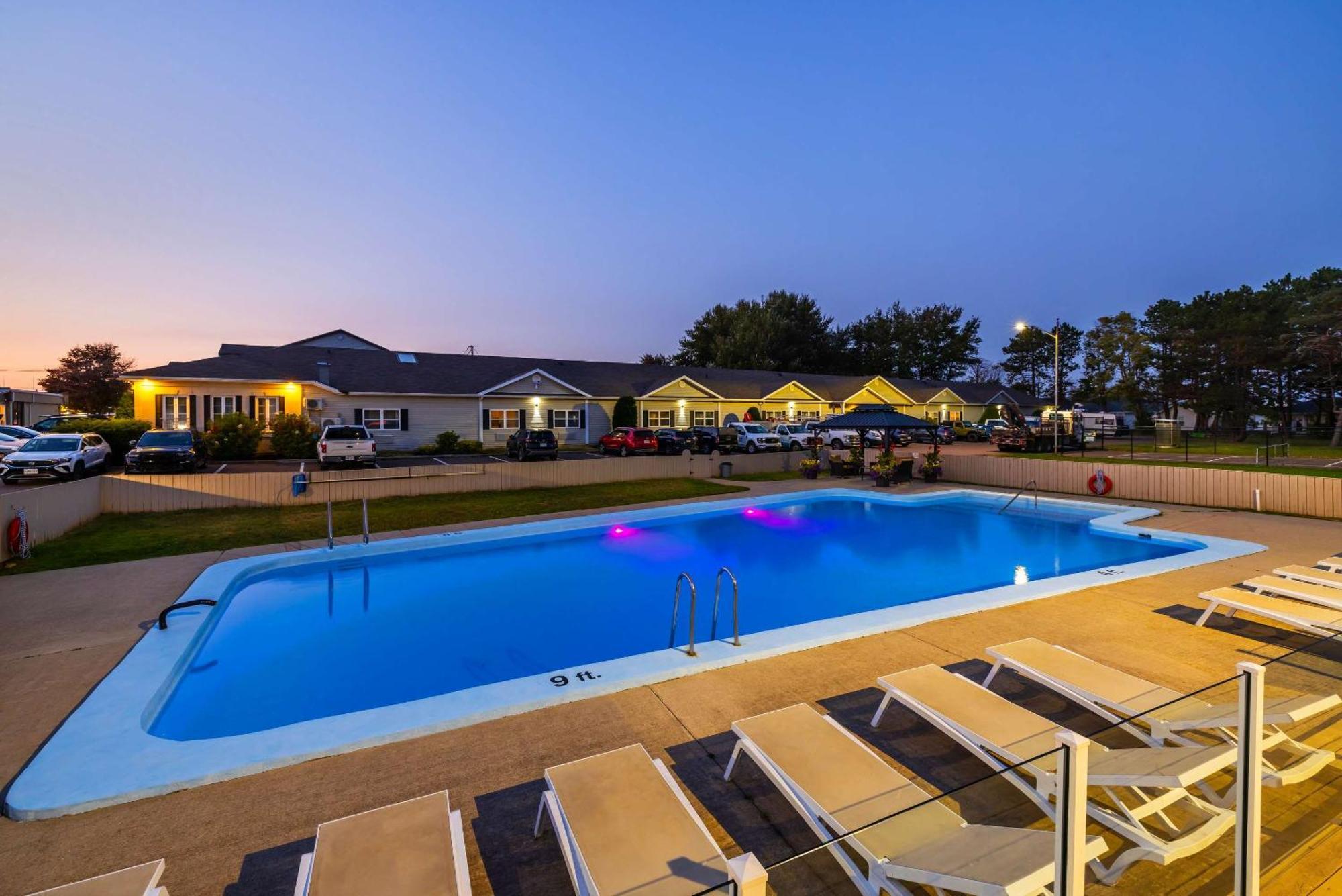 Quality Inn & Suites Garden Of The Gulf Съмърсайд Екстериор снимка