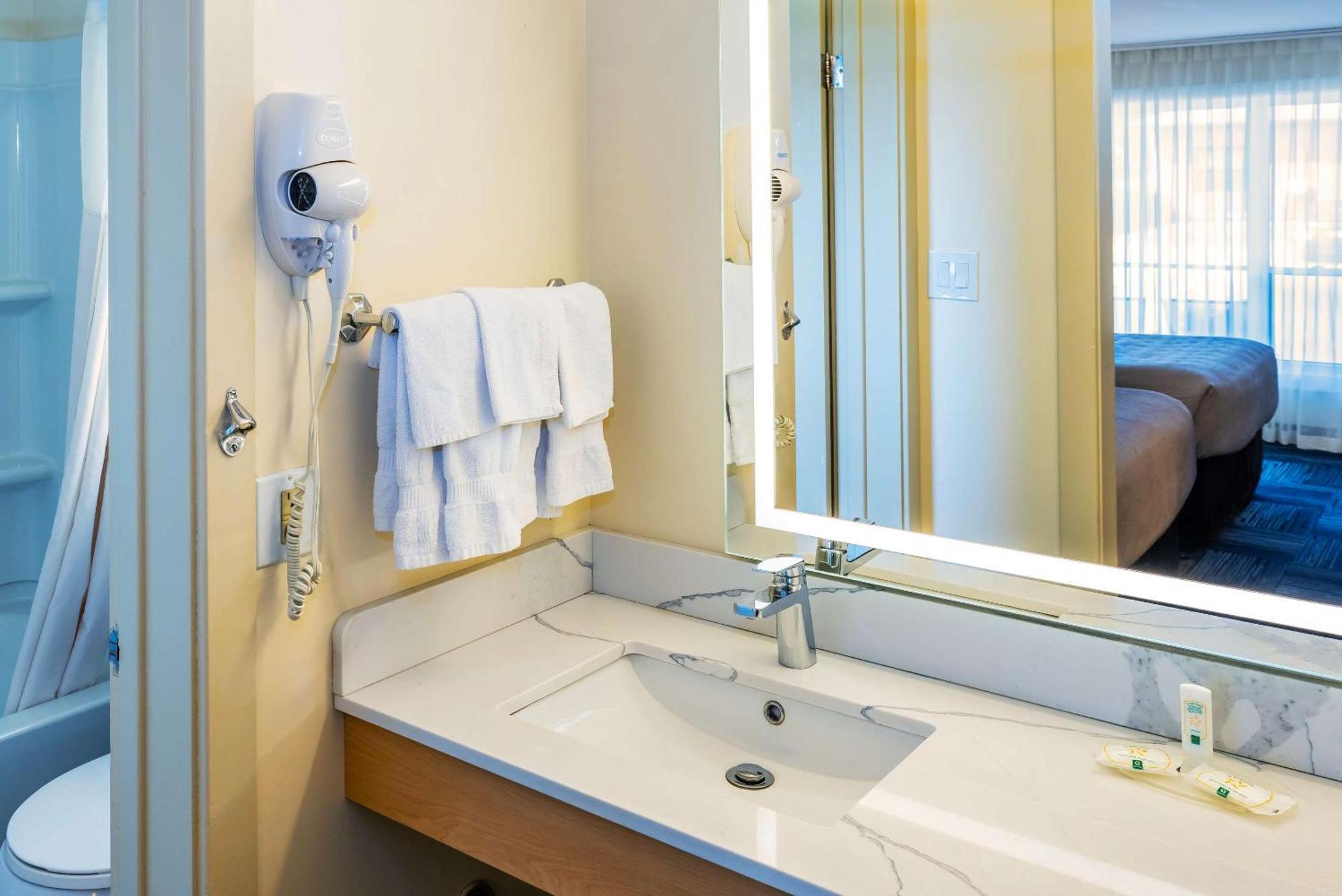 Quality Inn & Suites Garden Of The Gulf Съмърсайд Екстериор снимка
