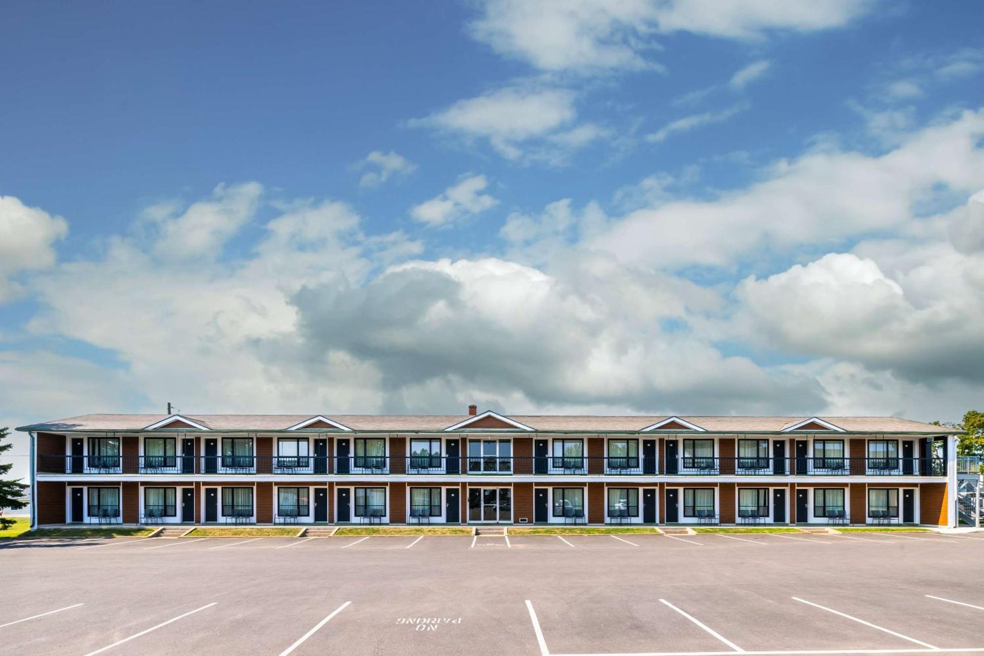 Quality Inn & Suites Garden Of The Gulf Съмърсайд Екстериор снимка
