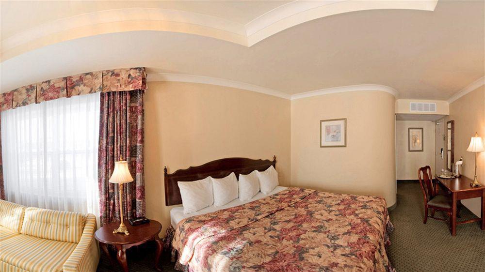 Quality Inn & Suites Garden Of The Gulf Съмърсайд Екстериор снимка