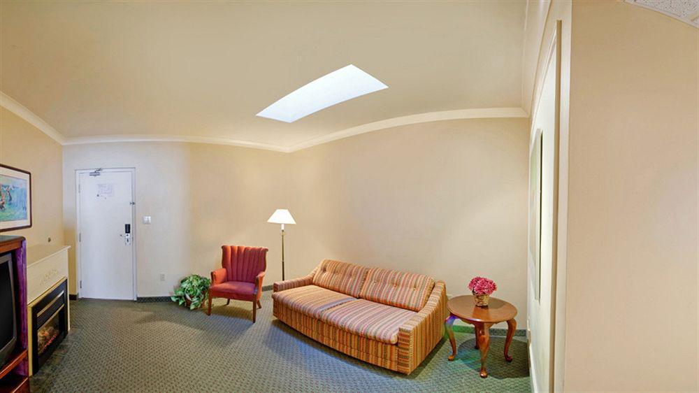 Quality Inn & Suites Garden Of The Gulf Съмърсайд Екстериор снимка